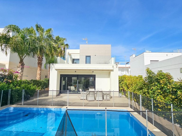 Villa for Sale in Inland Rojales, Alicante 38