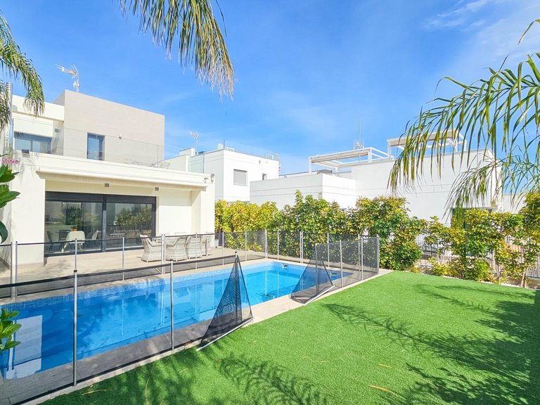 Villa for Sale in Inland Rojales, Alicante 39