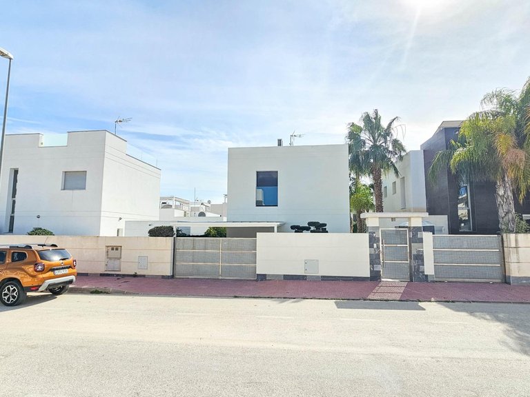 Villa for Sale in Inland Rojales, Alicante 45