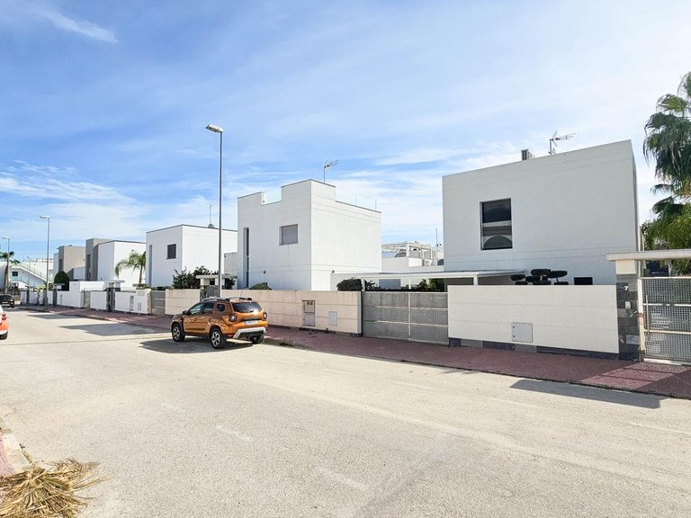 Villa for Sale in Inland Rojales, Alicante 46