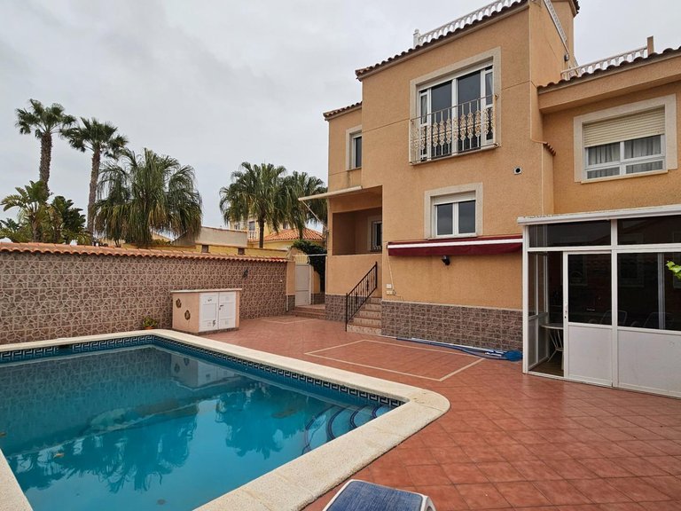 Villa for Sale in Costa Blanca Torrevieja, Alicante 1