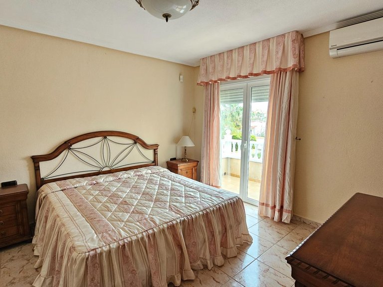 Villa for Sale in Costa Blanca Torrevieja, Alicante 20