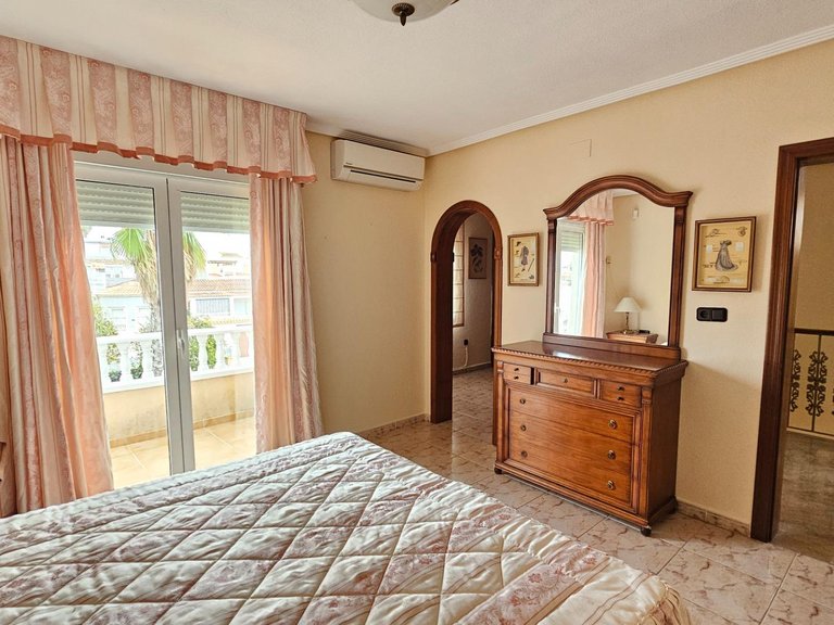 Villa for Sale in Costa Blanca Torrevieja, Alicante 24