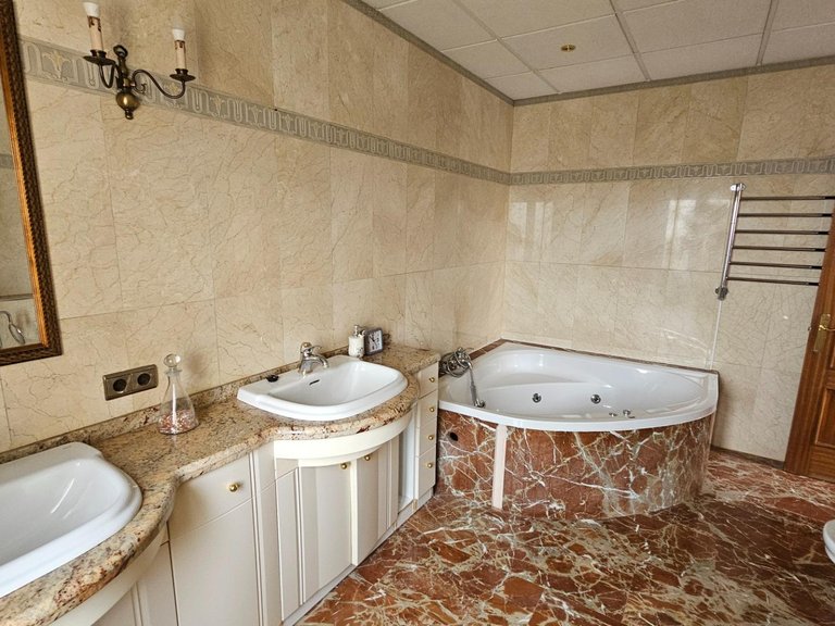 Villa for Sale in Costa Blanca Torrevieja, Alicante 25