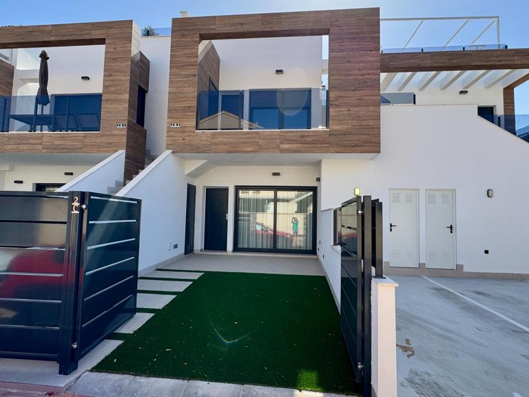 Villa for Sale in Costa Calida San Pedro Del Pinatar, Murcia 1