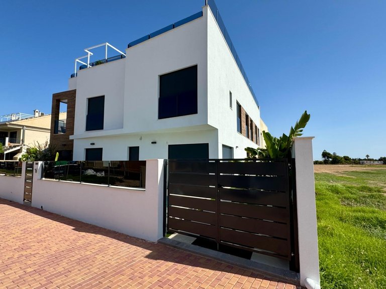 Villa for Sale in Costa Calida San Pedro Del Pinatar, Murcia 3