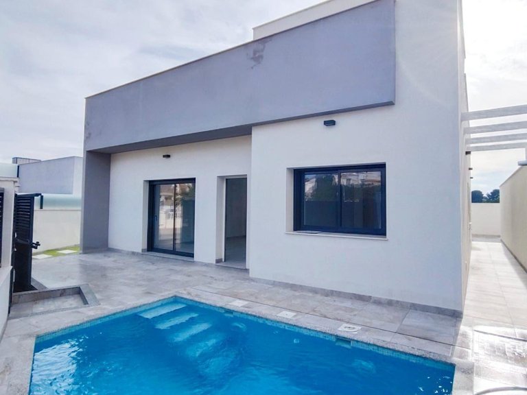 Villa for Sale in Costa Blanca Pilar De La Horadada, Alicante 1