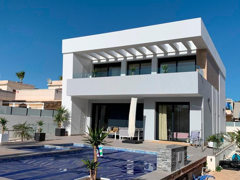 Villa for Sale in Inland Rojales, Alicante 1