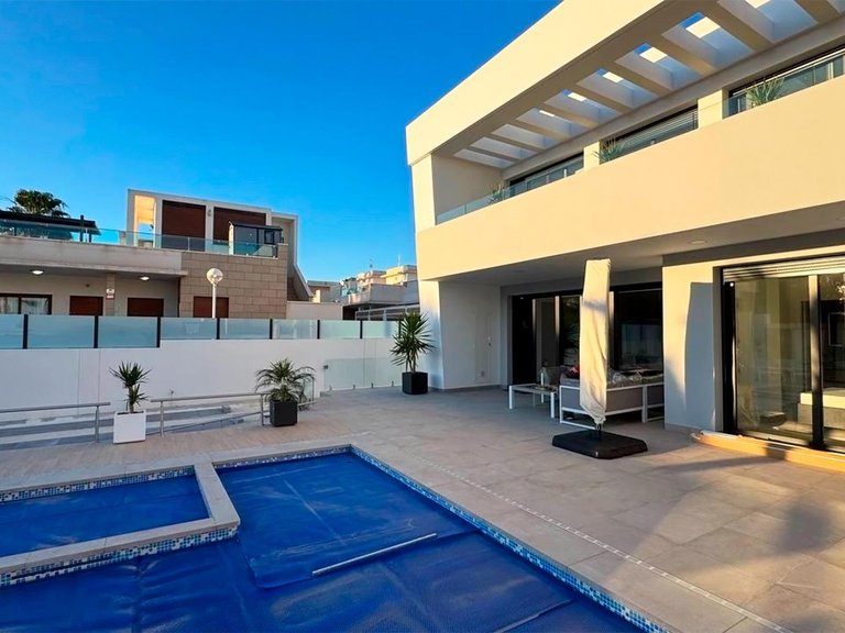 Villa for Sale in Inland Rojales, Alicante 6