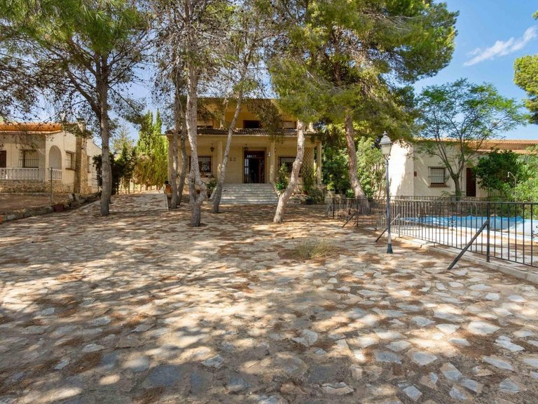 Villa for Sale in Costa Blanca Torrevieja, Alicante 22