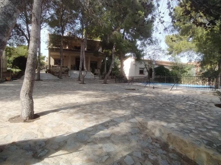 Villa for Sale in Costa Blanca Torrevieja, Alicante 25