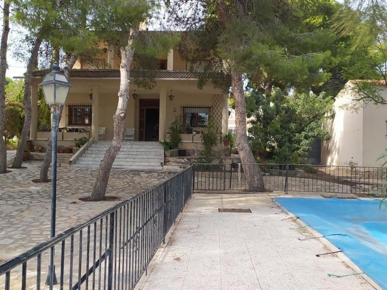 Villa for Sale in Costa Blanca Torrevieja, Alicante 26