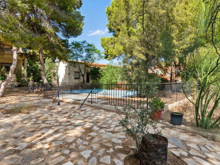 Villa for Sale in Costa Blanca Torrevieja, Alicante 6