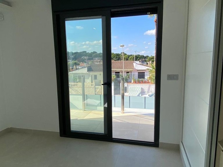 Villa for Sale in Costa Blanca Torrevieja, Alicante 1