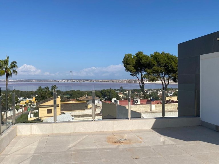 Villa for Sale in Costa Blanca Torrevieja, Alicante 40