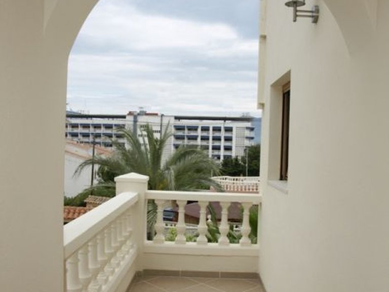 Villa for Sale in Albir Alfaz Del Pi, Alicante 22