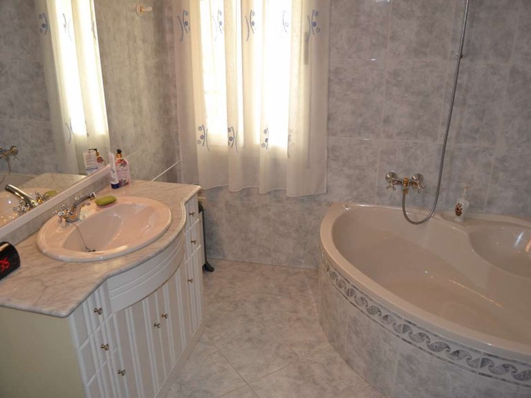 Villa for Sale in La nucia La Nucía, Alicante 13