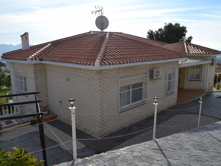 Villa for Sale in La nucia La Nucía, Alicante 3