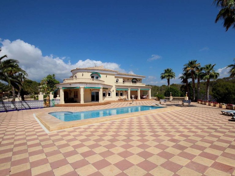 Villa for Sale in Alfaz del Pi Alfaz Del Pi, Alicante 2