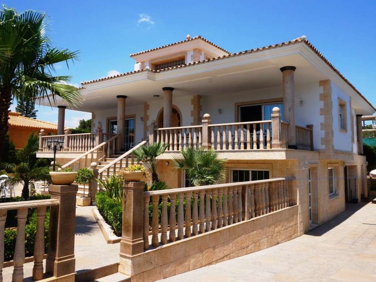 Villa for Sale in Alfaz del Pi Alfaz Del Pi, Alicante 2