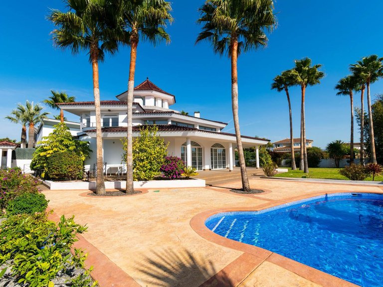 Villa for Sale in Alfaz del Pi Alfaz Del Pi, Alicante 2