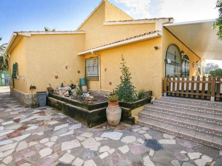 Villa for Sale in La nucia La Nucía, Alicante 2