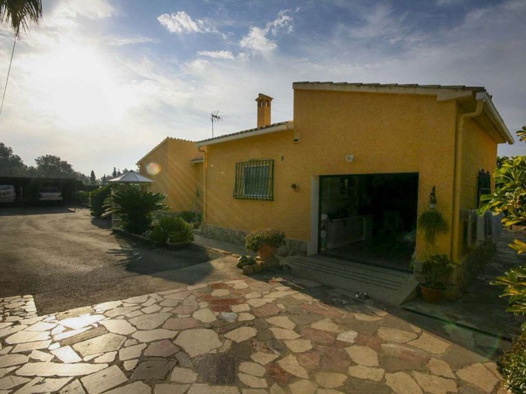 Villa for Sale in La nucia La Nucía, Alicante 4