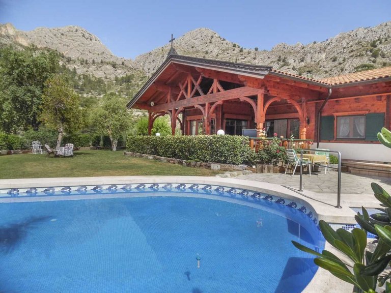 Villa for Sale in Finestrat Finestrat, Alicante 1