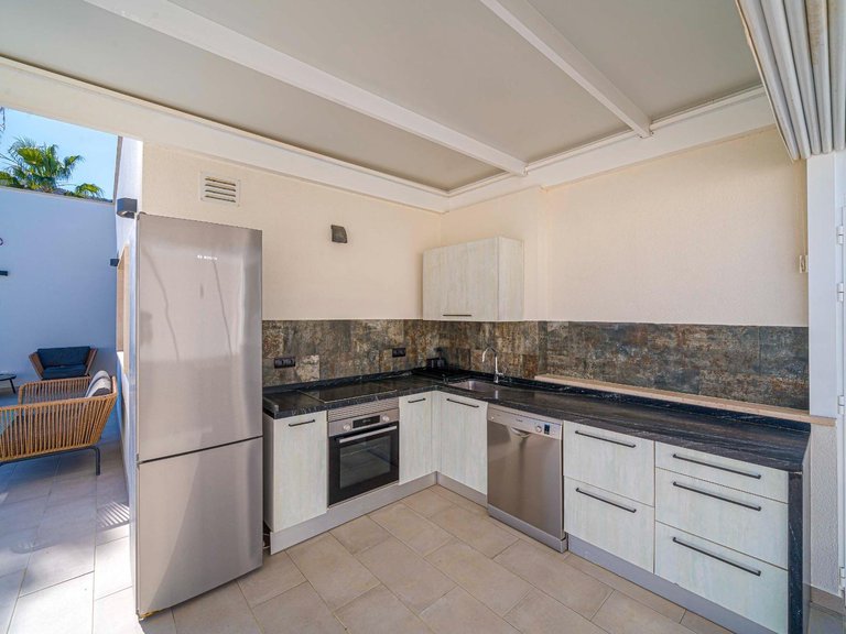 Villa for Sale in Albir Alfaz Del Pi, Alicante 27