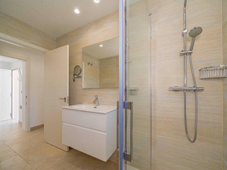 Villa for Sale in Albir Alfaz Del Pi, Alicante 35