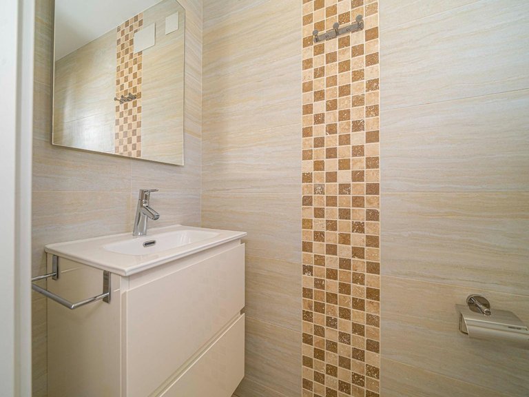 Villa for Sale in Albir Alfaz Del Pi, Alicante 37