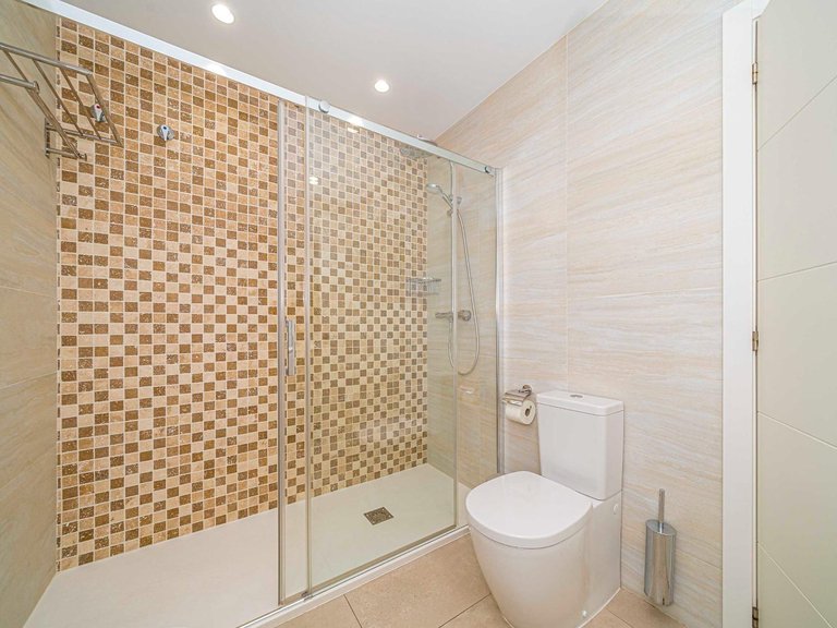 Villa for Sale in Albir Alfaz Del Pi, Alicante 44