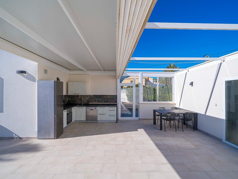 Villa for Sale in Albir Alfaz Del Pi, Alicante 6