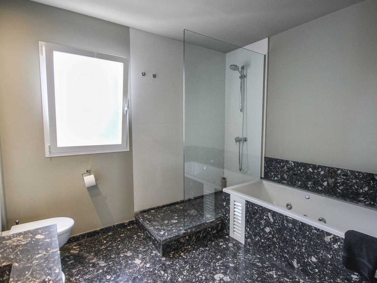 Villa for Sale in Albir Alfaz Del Pi, Alicante 13