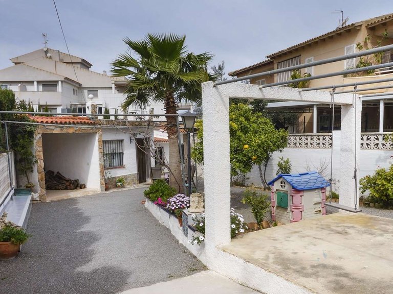 Villa for Sale in Albir Alfaz Del Pi, Alicante 1