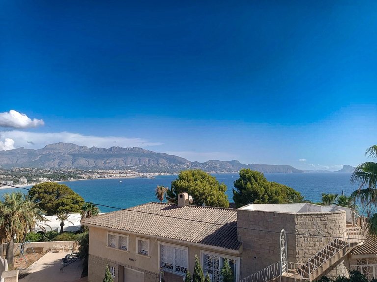 Villa for Sale in Albir Alfaz Del Pi, Alicante 4