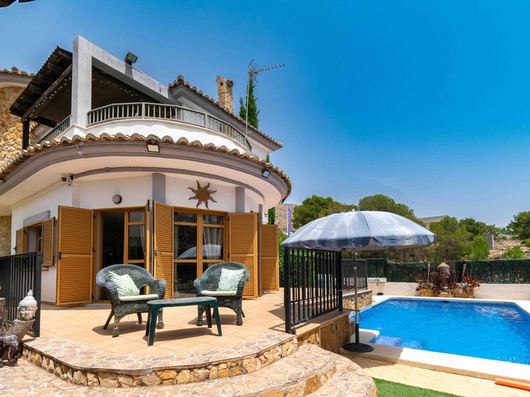 Villa for Sale in Finestrat Finestrat, Alicante 2