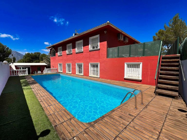 Villa for Sale in Albir Alfaz Del Pi, Alicante 1