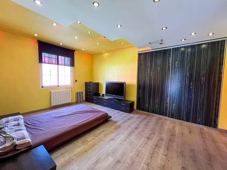 Villa for Sale in Albir Alfaz Del Pi, Alicante 23