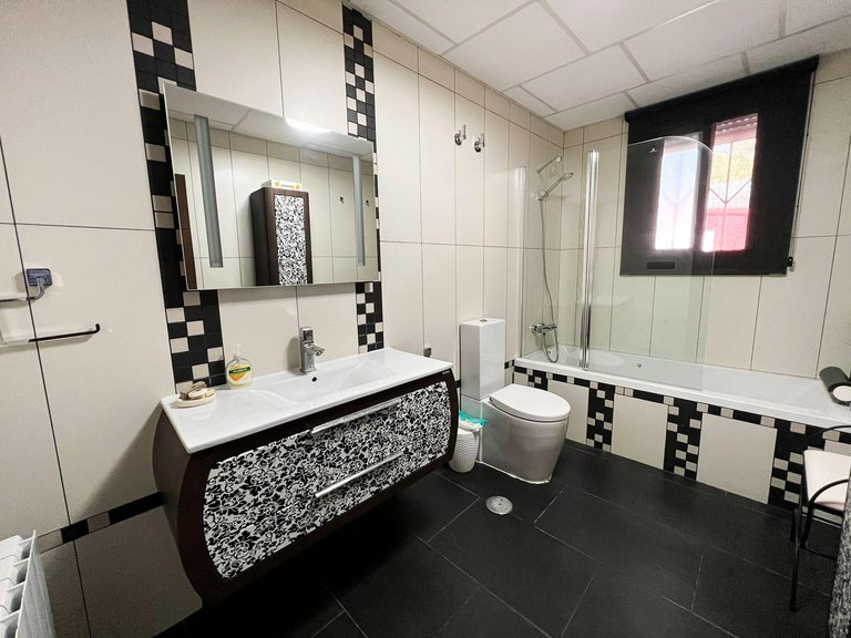 Villa for Sale in Albir Alfaz Del Pi, Alicante 31