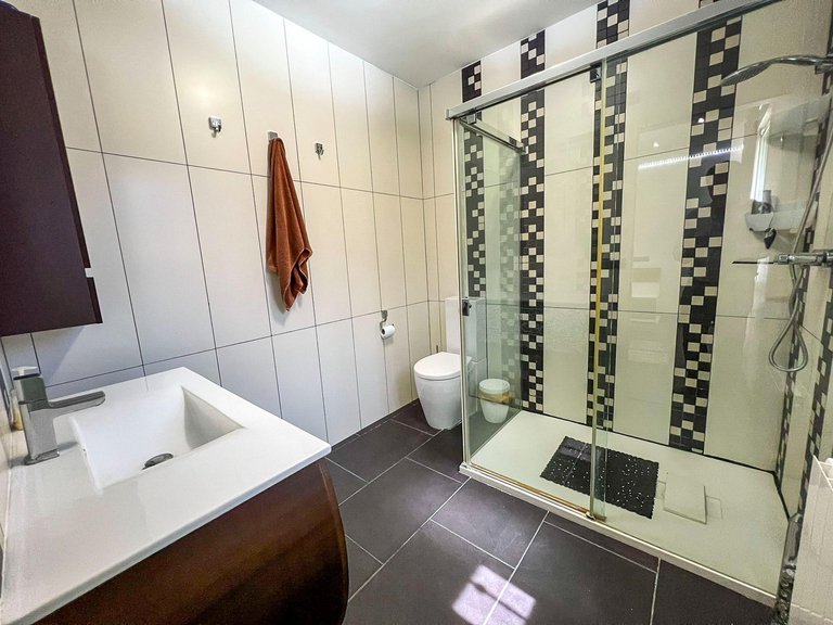 Villa for Sale in Albir Alfaz Del Pi, Alicante 32