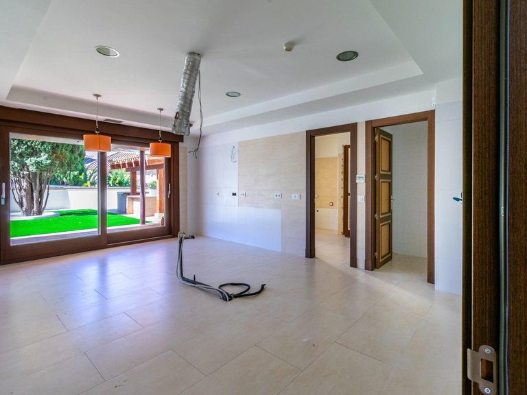 Villa for Sale in Albir Alfaz Del Pi, Alicante 16