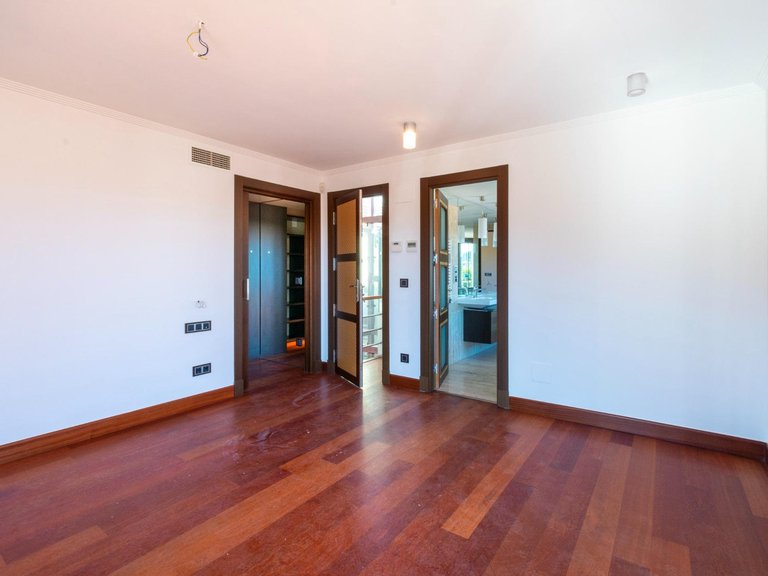 Villa for Sale in Albir Alfaz Del Pi, Alicante 23