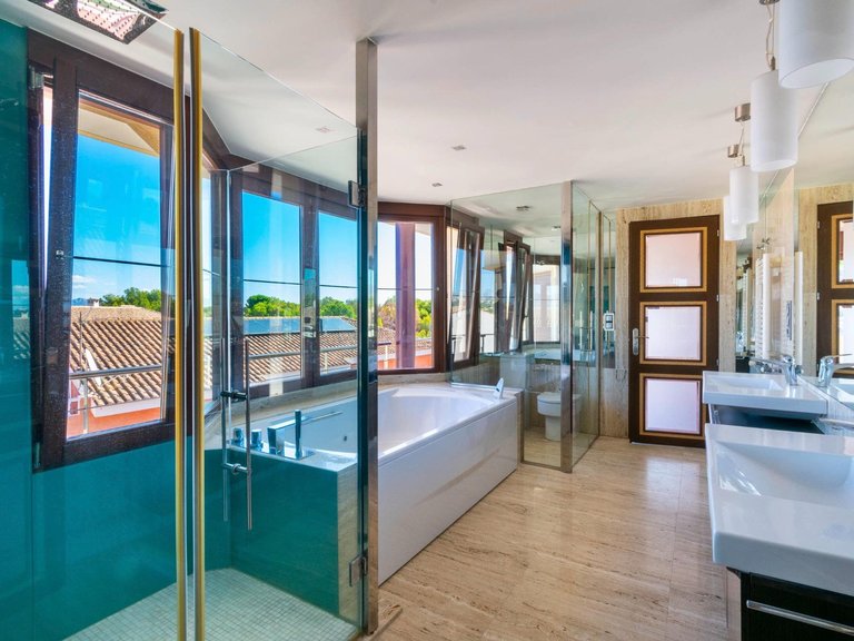 Villa for Sale in Albir Alfaz Del Pi, Alicante 26