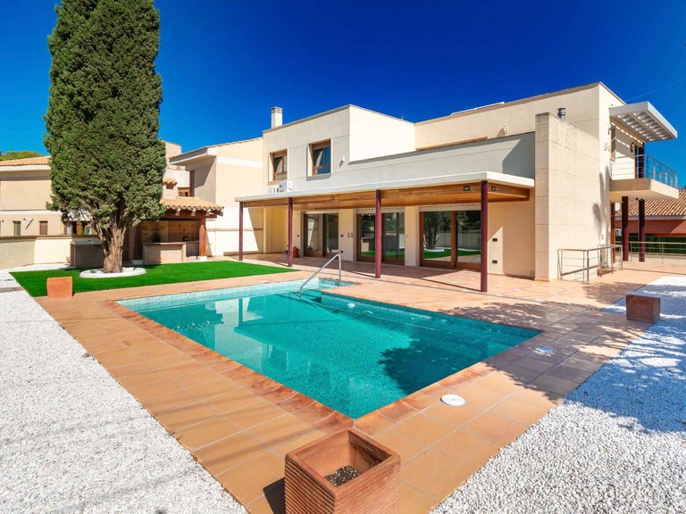 Villa for Sale in Albir Alfaz Del Pi, Alicante 3
