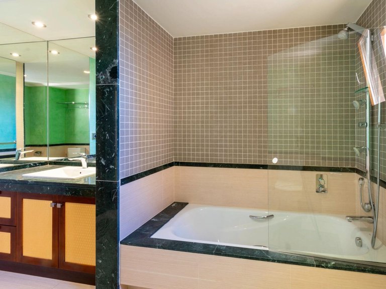 Villa for Sale in Albir Alfaz Del Pi, Alicante 33