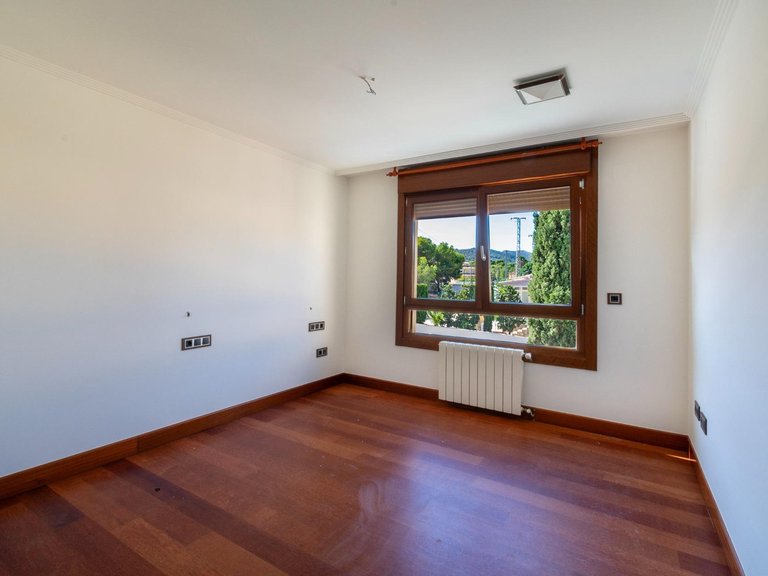 Villa for Sale in Albir Alfaz Del Pi, Alicante 36