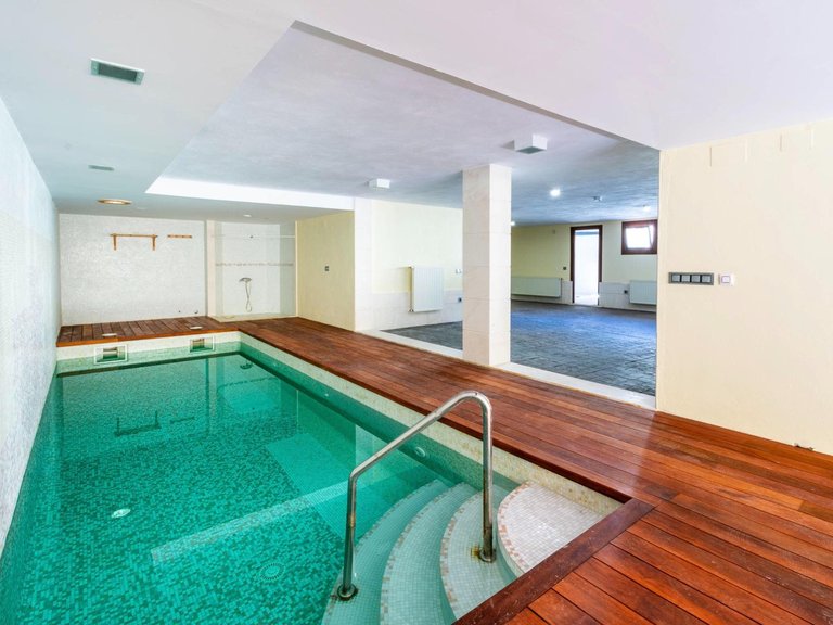 Villa for Sale in Albir Alfaz Del Pi, Alicante 38