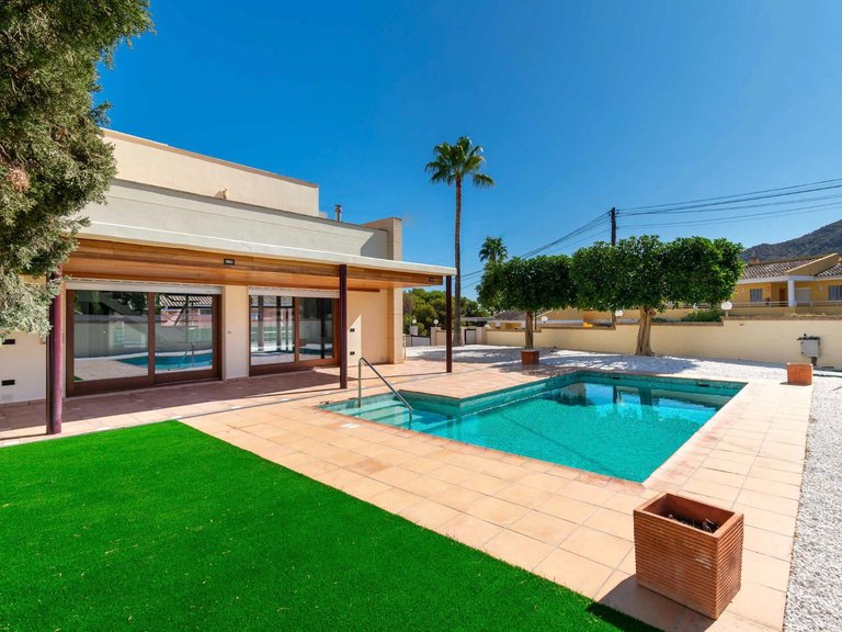 Villa for Sale in Albir Alfaz Del Pi, Alicante 4