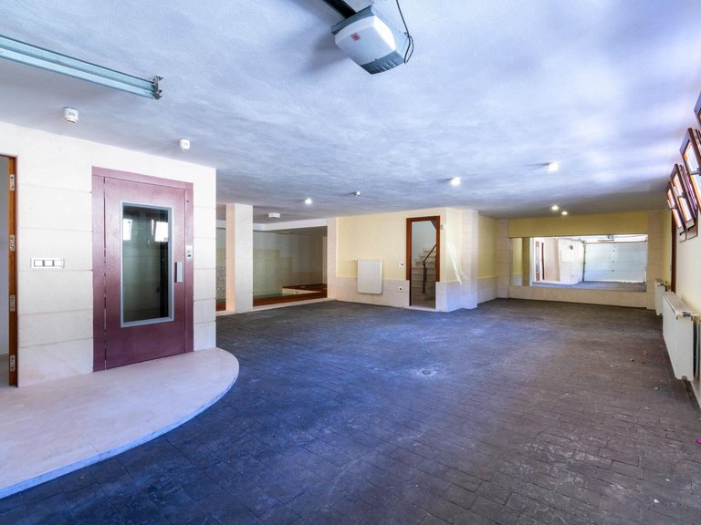 Villa for Sale in Albir Alfaz Del Pi, Alicante 41